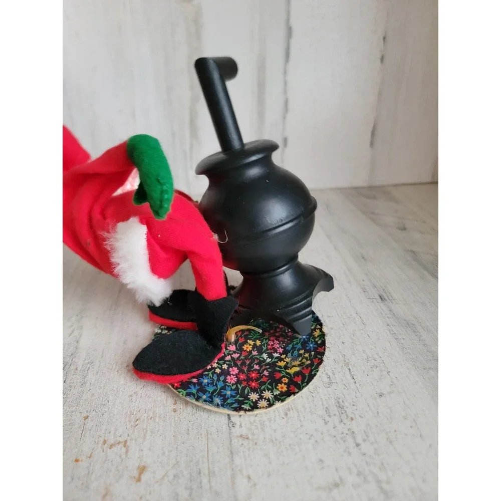 Annalee furnace stove warming Santa Claus Xmas plush mobility doll unique